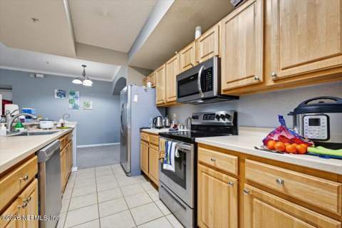 10075 Gate Parkway #702, Jacksonville FL - photo 16 of 34