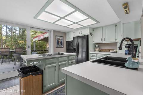 5454 Mariners Cove Drive, Jacksonville FL - photo 17 of 51