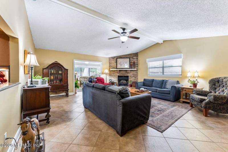 3 bedroom Single Family Residence at 818 Hardwood Street, Ridgecrest, Orange Park — photo 5