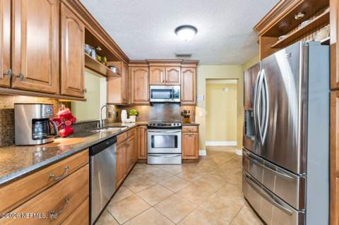 818 Hardwood Street, Orange Park FL - photo 6 of 23