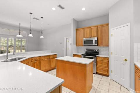 10069 Chesterton Road, Jacksonville FL - photo 9 of 24