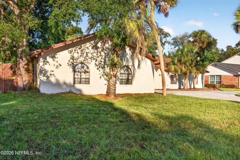 3 bedroom Single Family Residence at 8410 Grayling Drive, Royal Lakes, Jacksonville — photo 4