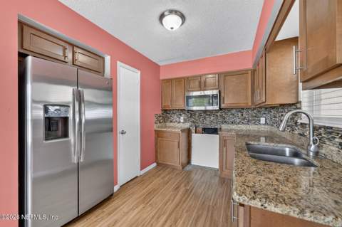 11646 Sands Avenue, Jacksonville FL - photo 6 of 14