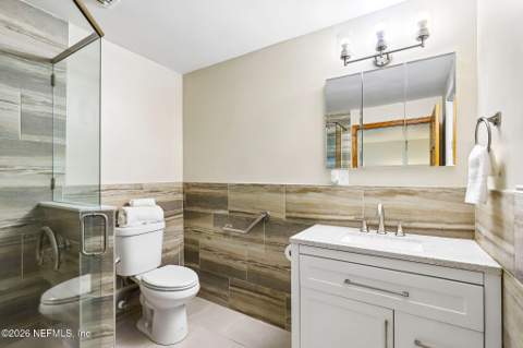 8228 Hogan Road, Jacksonville FL - photo 10 of 34