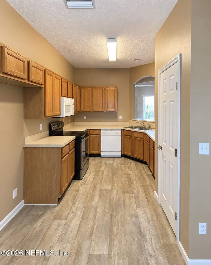 4 bedroom Single Family Residence at 3770 Evan Samuel Drive, Springtree Village, Jacksonville — photo 2