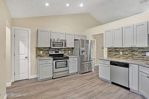 12779 Serenade Circle, Jacksonville FL - photo 7 of 30