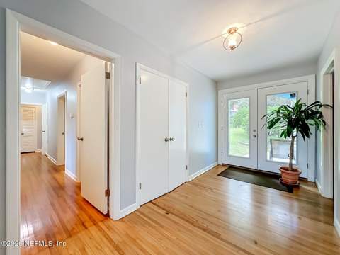 6728 Strawberry Lane, Jacksonville FL - photo 7 of 38