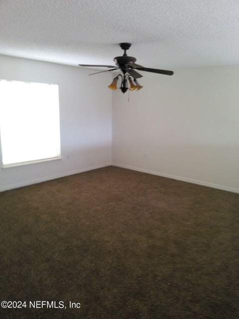 9381 Thorn Glen Road, Jacksonville FL - photo 7 of 8