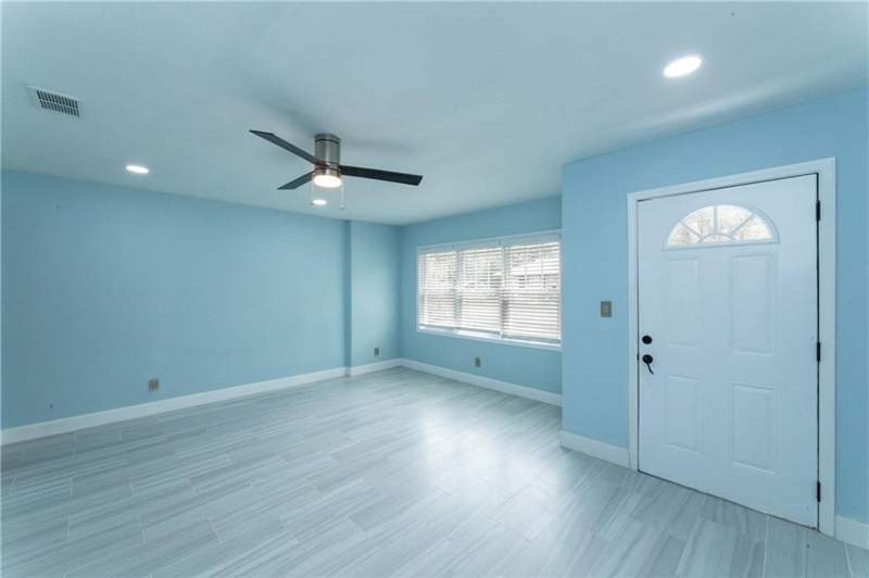 4 bedroom Single Family Residence at 619 Oakwood Avenue, No Recorded Subdivision, Waycross — photo 2