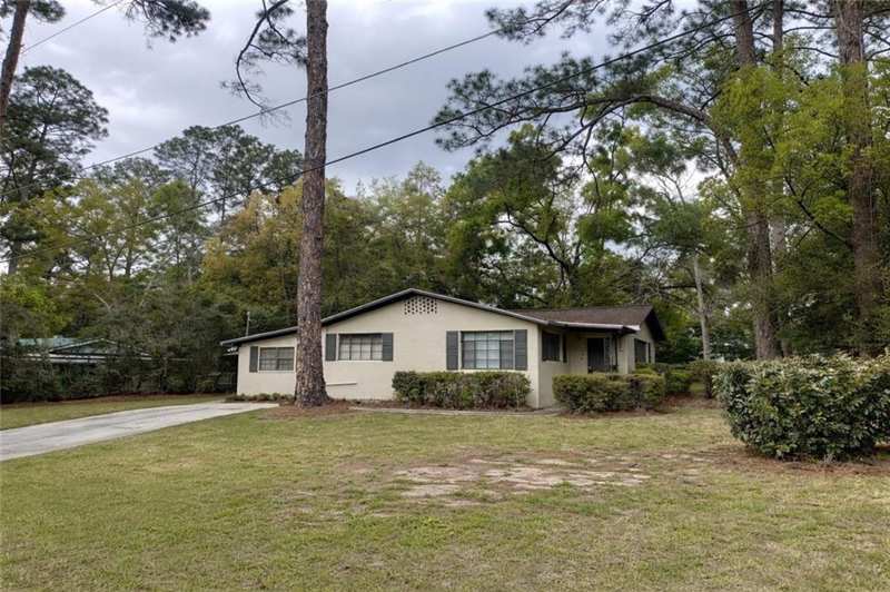 3 bedroom Single Family Residence at 606 Poplar Street, No Recorded Subdivision, Waycross — photo 1
