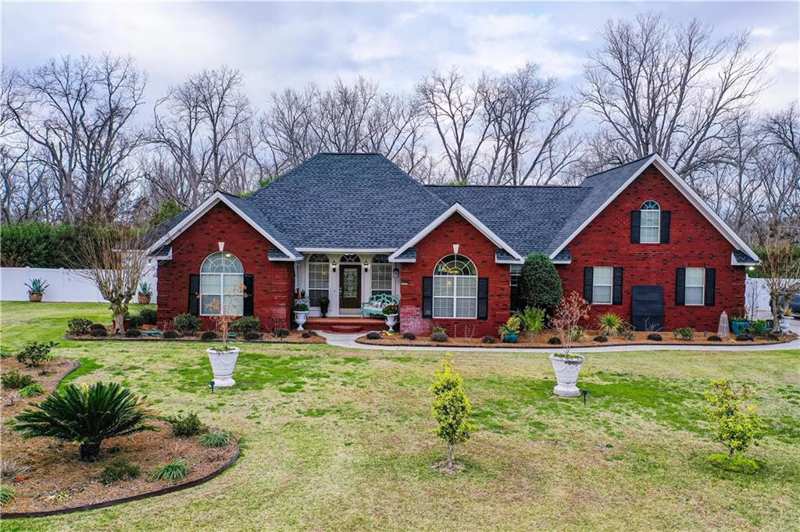 4 bedroom Single Family Residence at 3952 Golfview Drive, No Recorded Subdivision, Blackshear — photo 1