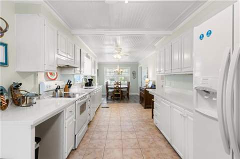 1107 Beachview Drive, St. Simons Island GA - photo 6 of 22