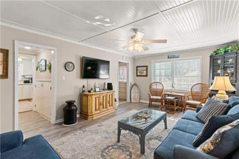 1107 Beachview Drive, St. Simons Island GA - photo 8 of 22