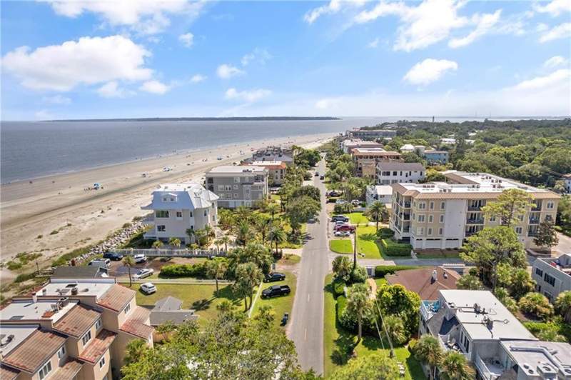 3 bedroom Condominium at 1035 Beachview Drive, Beachcomber Condos, St. Simons Island — photo 5