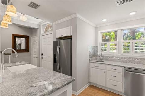 1035 Beachview Drive, St. Simons Island GA - photo 10 of 37