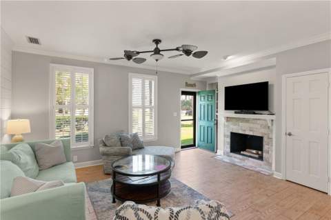 1035 Beachview Drive, St. Simons Island GA - photo 15 of 37