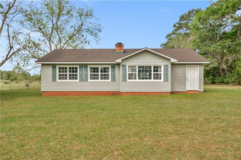 4 bedroom Single Family Residence at 5837 Youmans Chapel Road, No Recorded Subdivision, Blackshear — photo 1