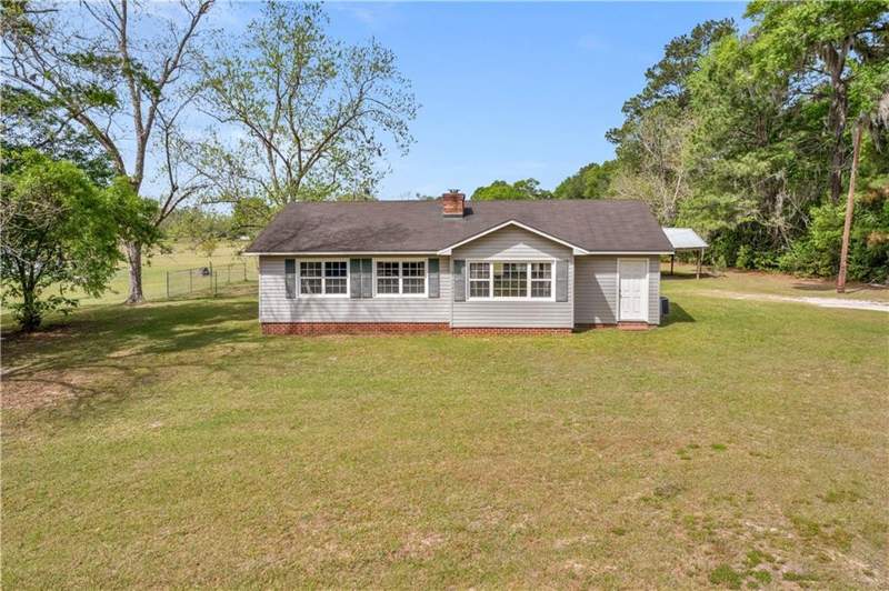 4 bedroom Single Family Residence at 5837 Youmans Chapel Road, No Recorded Subdivision, Blackshear — photo 2