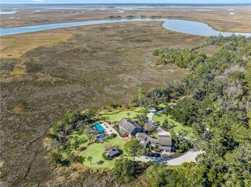 4 bedroom Single Family Residence at 400 Stevens Road, Stevens Tract, St. Simons Island — photo 2