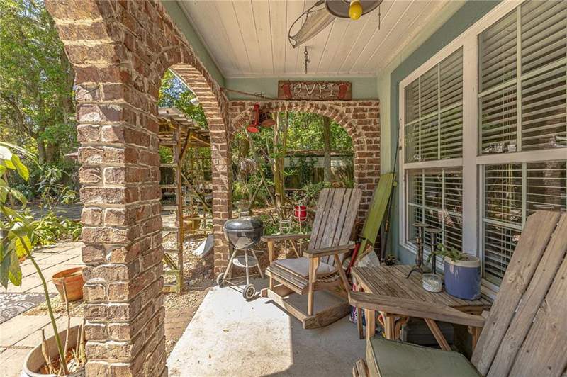 5 bedroom Single Family Residence at 3 Stewart Avenue, Oglethorpe Park, St. Simons Island — photo 4