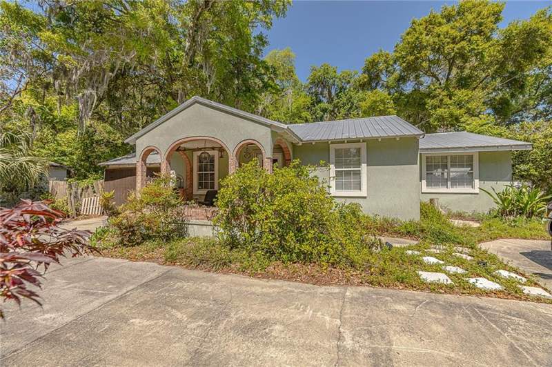 5 bedroom Single Family Residence at 3 Stewart Avenue, Oglethorpe Park, St. Simons Island — photo 2