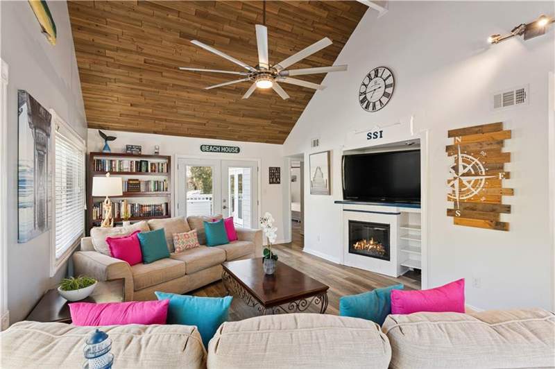 5 bedroom Single Family Residence at 240 Georgia Street, St. Simons Heights, St. Simons Island — photo 2