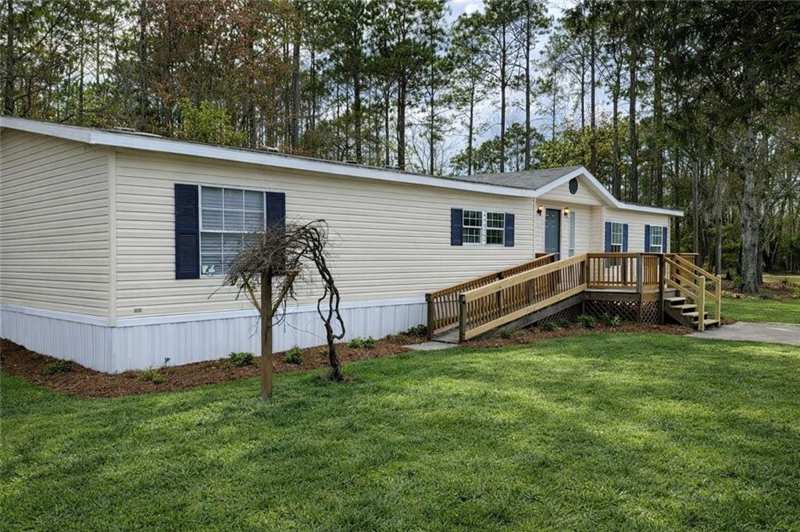 3 bedroom Mobile Home at 3210 Stoneback Street, No Recorded Subdivision, Waycross — photo 1