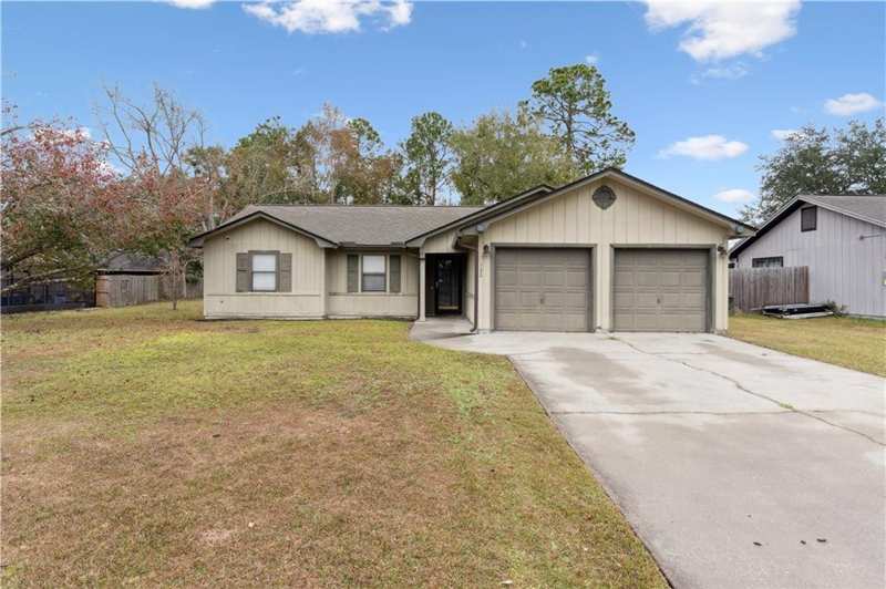 3 bedroom Single Family Residence at 132 Woodvalley Drive, Mariners Landing, Kingsland — photo 1