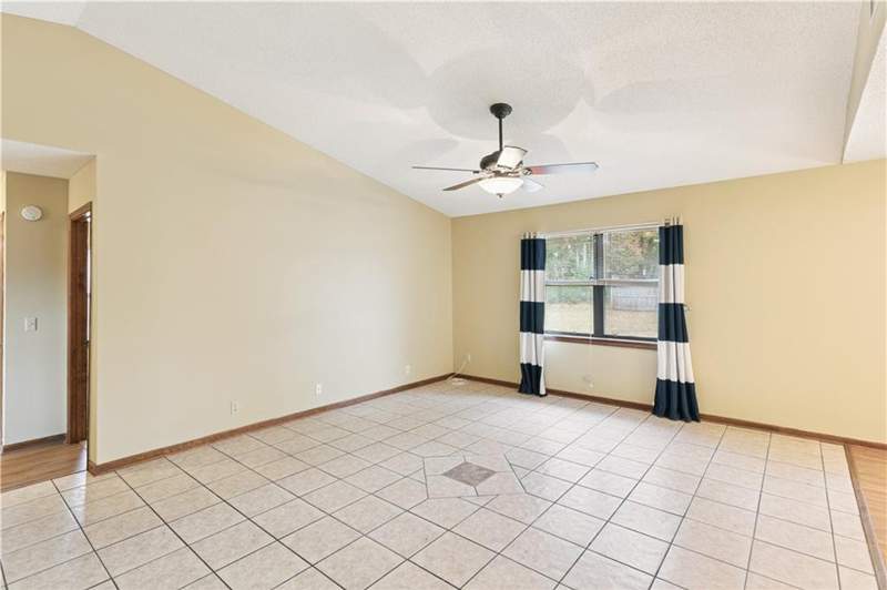 3 bedroom Single Family Residence at 132 Woodvalley Drive, Mariners Landing, Kingsland — photo 4
