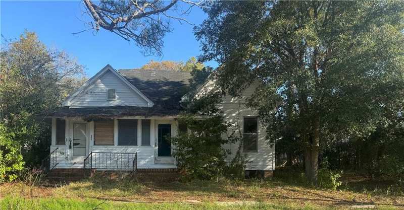3 bedroom Single Family Residence at 605 Williams Street, No Recorded Subdivision, Waycross — photo 1
