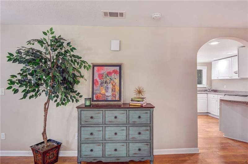 2 bedroom Single Family Residence at 503 Sixth Street, No Recorded Subdivision, Darien — photo 5