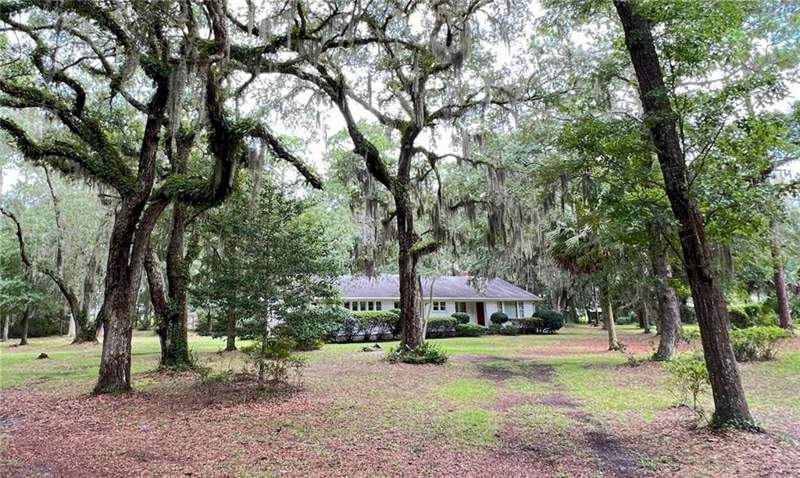 3 bedroom Single Family Residence at 7211 Blythe Island Highway, Fancy Bluff, Brunswick — photo 2