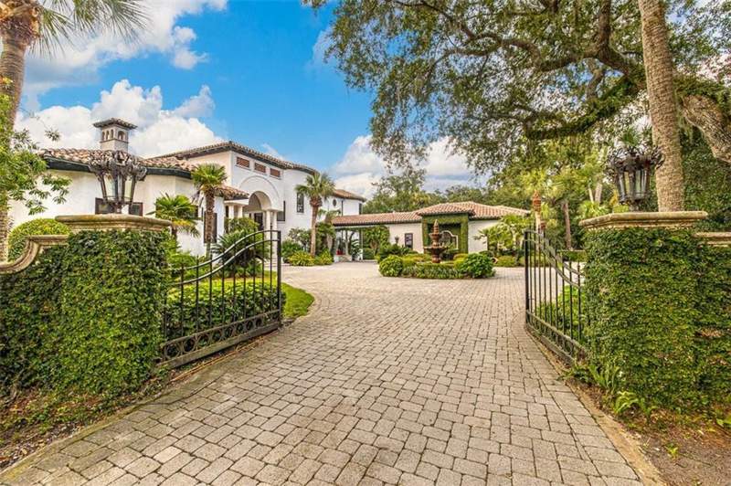 4 bedroom Single Family Residence at 300 Elizabeth Lane, Sea Island Ex1, Sea Island — photo 2