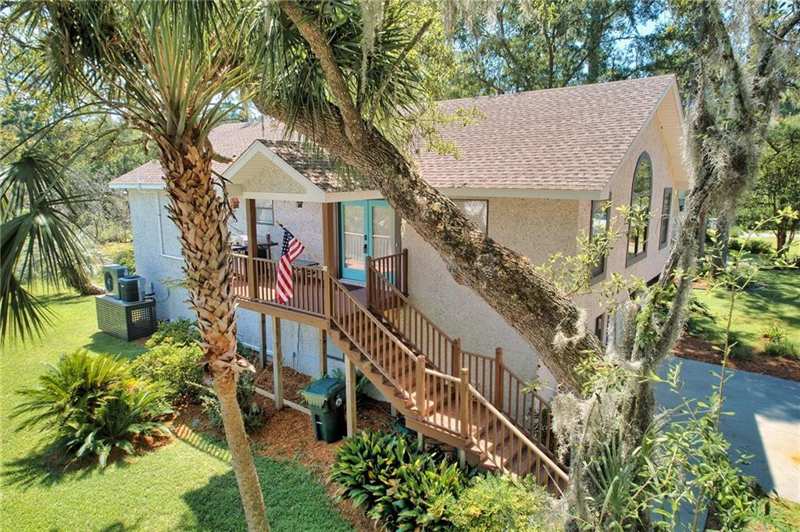 4 bedroom Single Family Residence at 240 Peachtree Street, St. Simons Heights, St. Simons Island — photo 1
