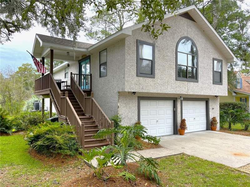 4 bedroom Single Family Residence at 240 Peachtree Street, St. Simons Heights, St. Simons Island — photo 2
