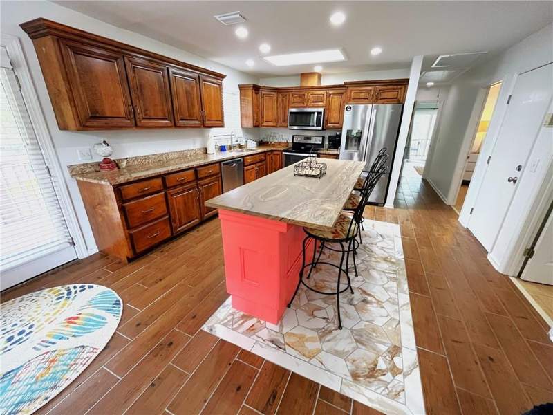 4 bedroom Single Family Residence at 240 Peachtree Street, St. Simons Heights, St. Simons Island — photo 5