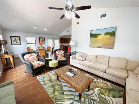 240 Peachtree Street, St. Simons Island GA - photo 11 of 38