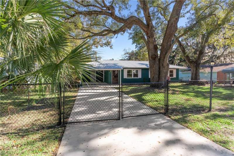 3 bedroom Single Family Residence at 716 Gordon Street, Habersham Park, Brunswick — photo 3