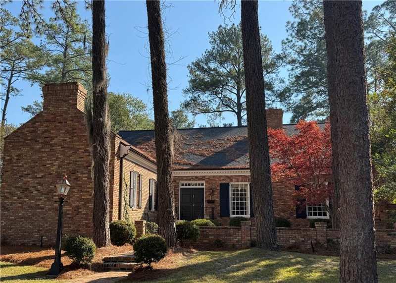 4 bedroom Single Family Residence at 804 Cherokee Circle, No Recorded Subdivision, Waycross — photo 1
