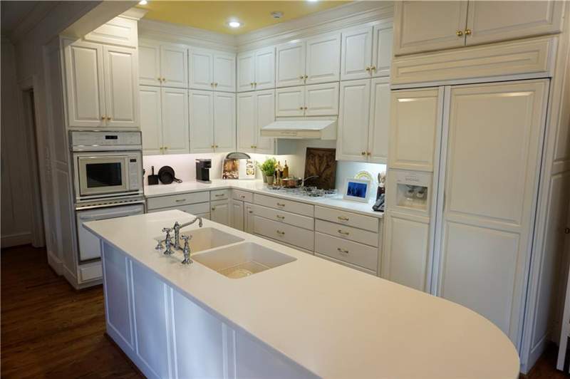 4 bedroom Single Family Residence at 804 Cherokee Circle, No Recorded Subdivision, Waycross — photo 4
