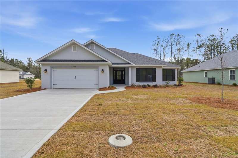 4 bedroom Single Family Residence at 405 Country Walk Circle, Country Walk, Brunswick — photo 1