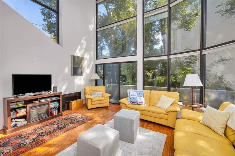 1 bedroom Condominium at 548 Oglethorpe Avenue, Village Plaza Condos, St. Simons Island — photo 2