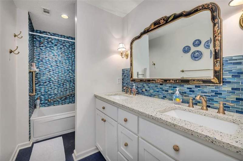 1 bedroom Condominium at 548 Oglethorpe Avenue, Village Plaza Condos, St. Simons Island — photo 3