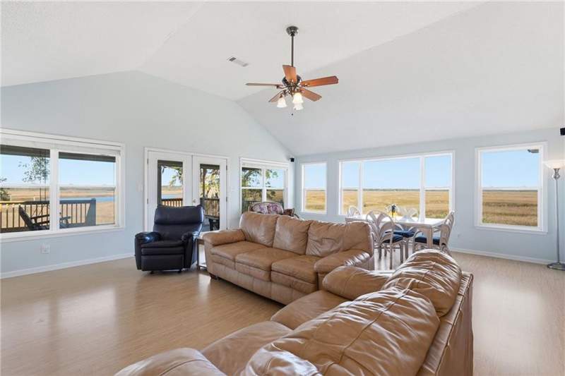 3 bedroom Single Family Residence at 1116 Pleasure Point Lane, Pleasure Point, Townsend — photo 5