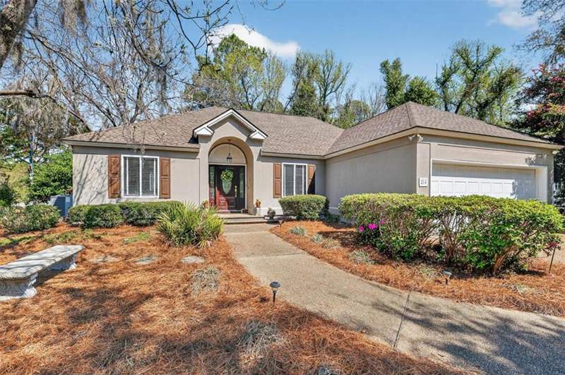 3 bedroom Single Family Residence at 214 W Davis Cup Court, Courtside Homes, St. Simons Island — photo 2
