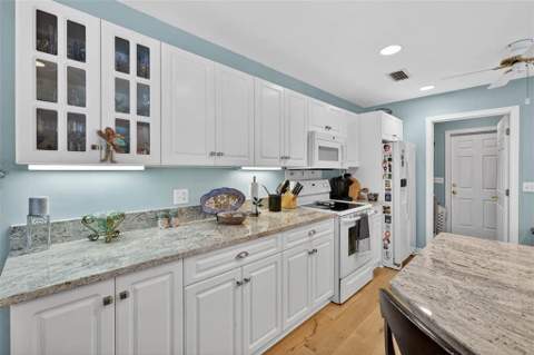214 W Davis Cup Court, St. Simons Island GA - photo 20 of 55