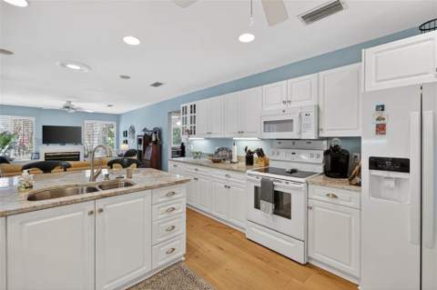 214 W Davis Cup Court, St. Simons Island GA - photo 22 of 55