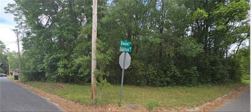 3 bedroom Single Family Residence at 1227 Martin Luther King Drive, No Recorded Subdivision, Waycross — photo 4