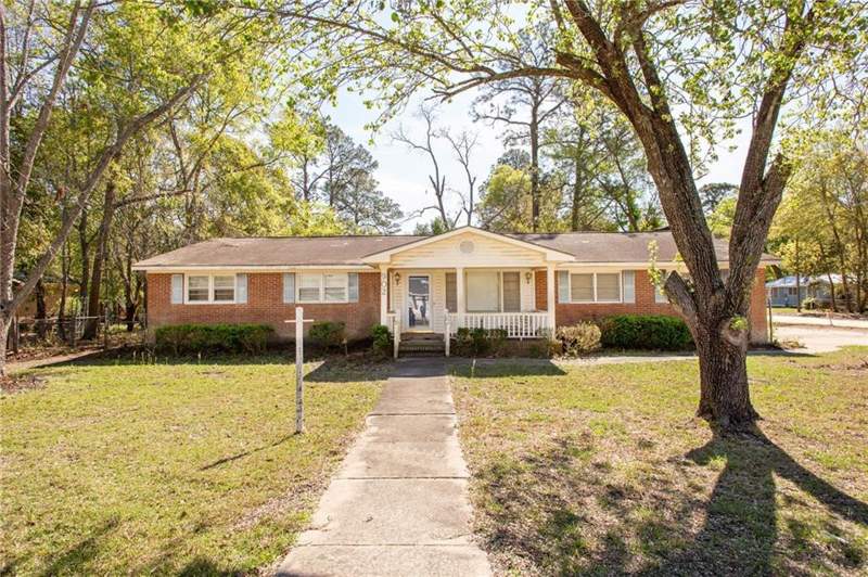 3 bedroom Single Family Residence at 902 Stanton Avenue, No Recorded Subdivision, Waycross — photo 2