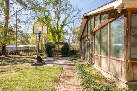 902 Stanton Avenue, Waycross GA - photo 10 of 38